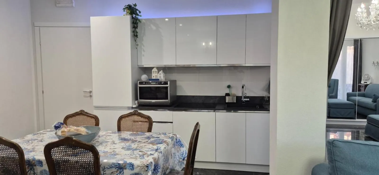 Hotel Mb Monolocale In Via XX Settembre Cagliari 0*,  Italia