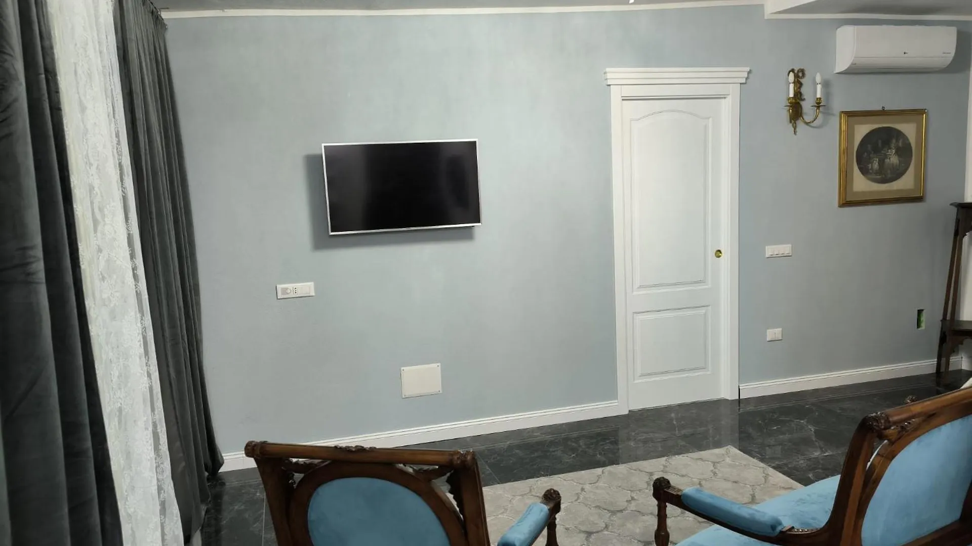 Hotel Mb Monolocale In Via XX Settembre Cagliari Affittacamere