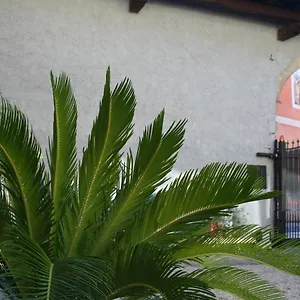 https://la-piccola-corte-polpenazze-del-garda.it-lombardy.com